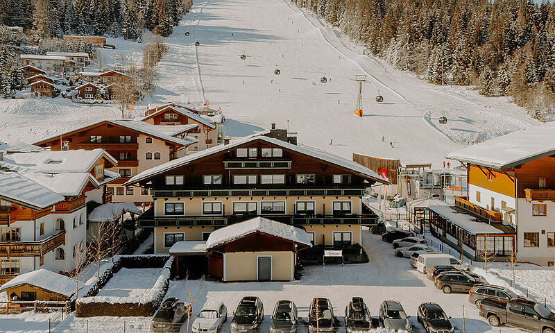 Außenansicht des Hotel Bergquelle in Flachau