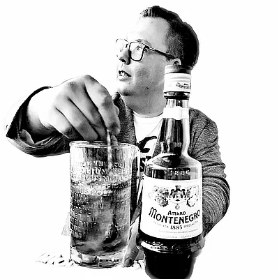 try some new drink-creations #verwöhnhotelberghof #josalzburg #Alpendorf #drinks #cocktails #barkeeper #barkeeperlife #mixologist #nicedrinks #bartender #bar #mixologie #picoftheday ...