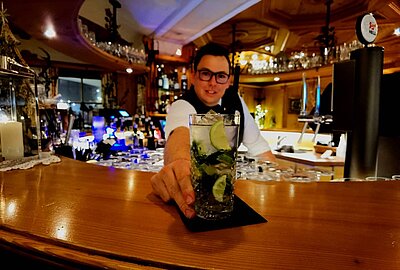 Mojito-time #alpendorf #verwöhnhotelberghof #josalzburg #barkeeper #cocktails #perfectdrink #mojito #barkeeperlife #austria #salzburg