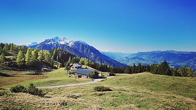 Home is where the mountains are. #Alpendorf #verwöhnhotelberghof #snowspacesalzburg #josalzburg #bestofmountains #exploring_alps #picoftheday #homeiswherethemountainsare #mountainlove ...