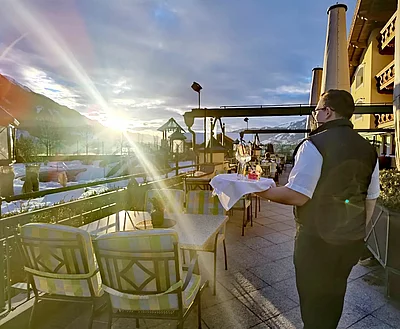 sunset - best time for a drink #verwöhnhotelberghof #josalzburg #alpendorf #drinks #cocktails #barkeeper #barkeeperlife #mixologist #sunset #salzburg #austria